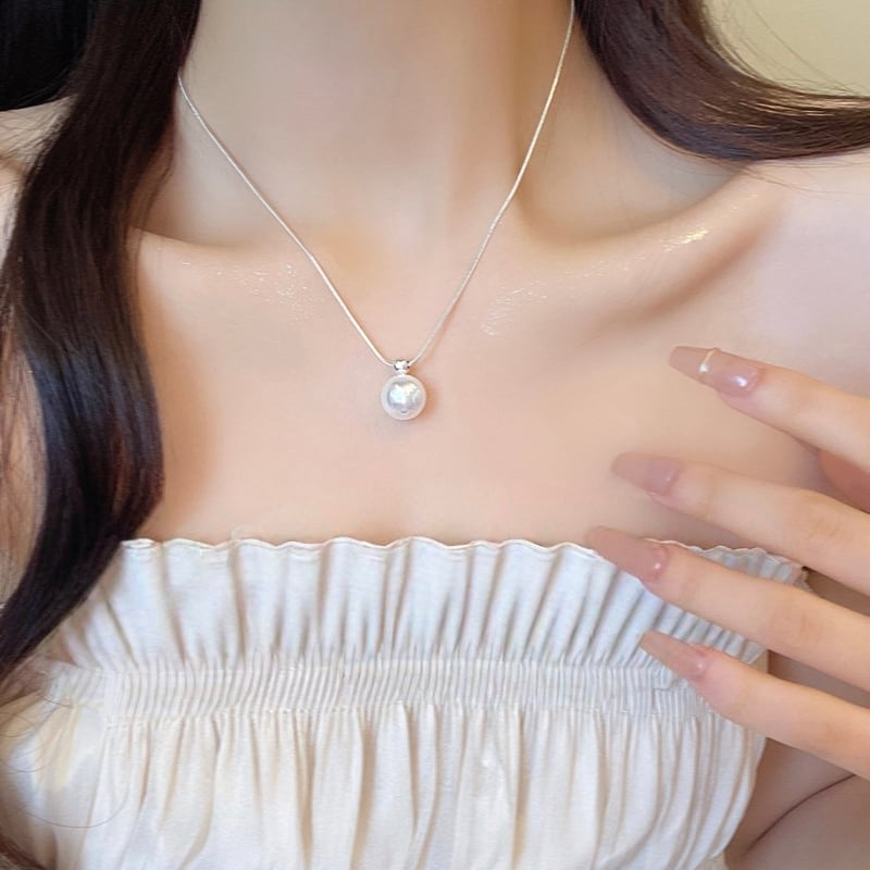 Necklace, women's accessories