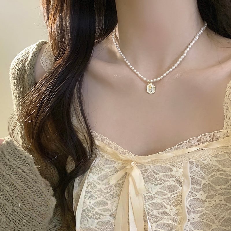 Necklace, women's accessories