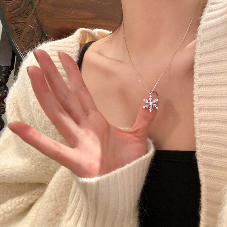 Necklace, women's accessories