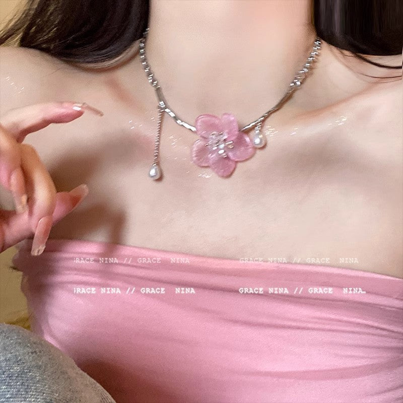 Necklace, women's accessories