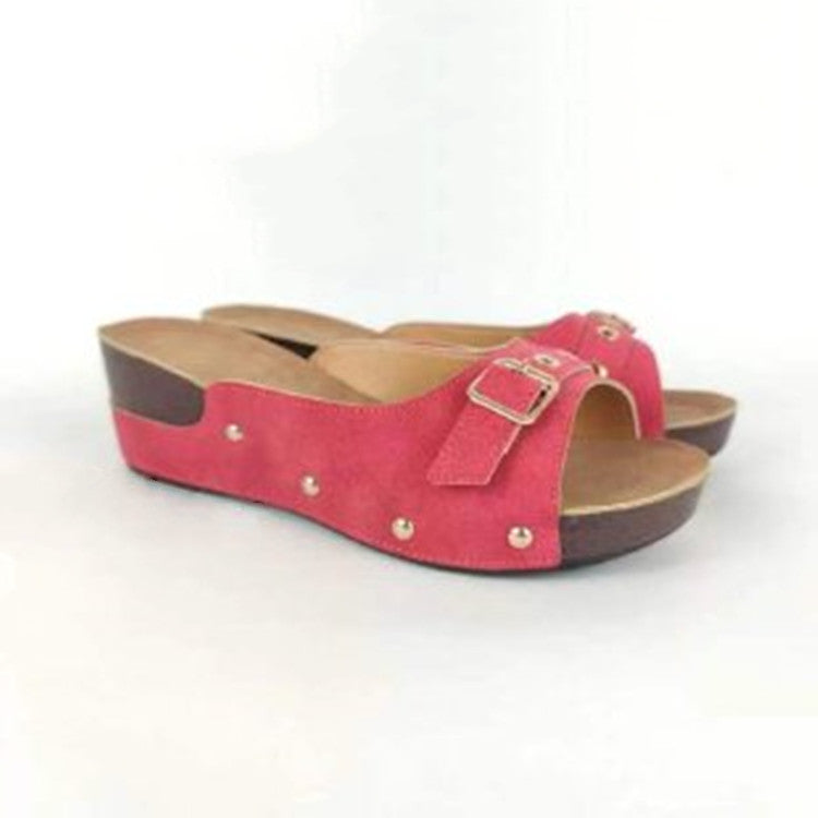Belt-buckle, wedge heel, riveted flip-flops